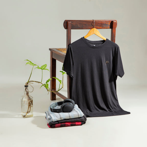 Black Basic T-Shirt With Logo Metal Batch